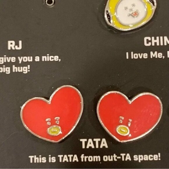 BT21 Tata Alien Red Heart Enamel Stud Earrings NWT - Picture 1 of 2